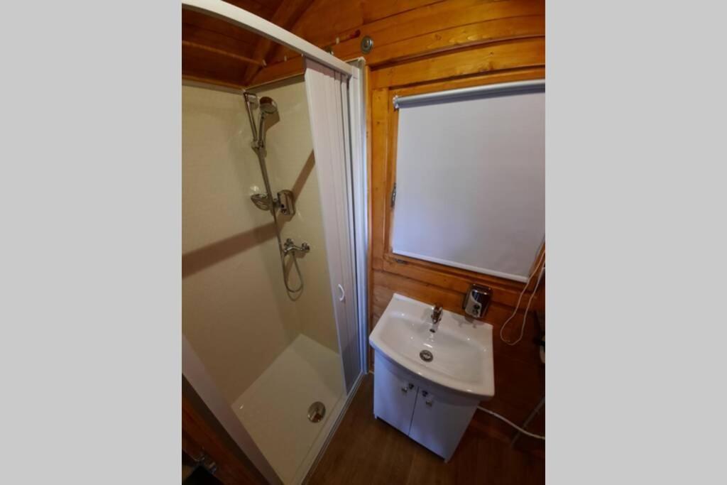 Apartament Autarkes Tiny House Mit Rheinblick Rumikon Zewnętrze zdjęcie