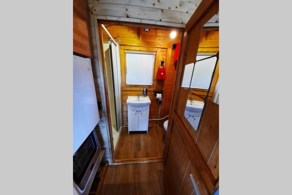 Apartament Autarkes Tiny House Mit Rheinblick Rumikon Zewnętrze zdjęcie